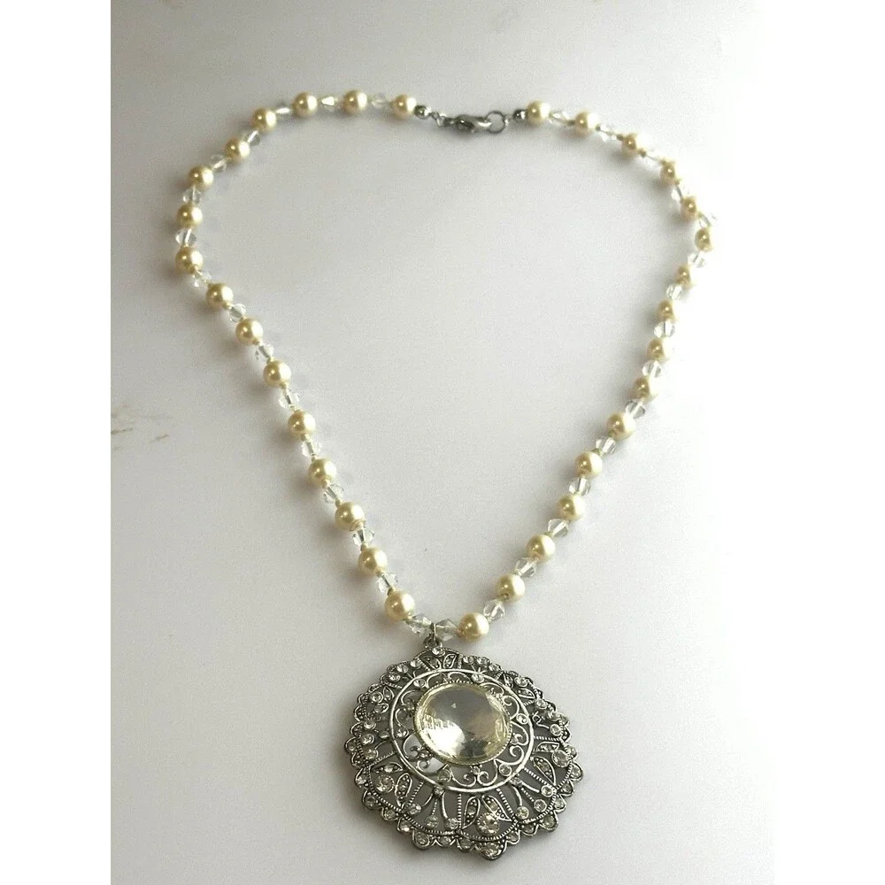 Vintage Style Filigree Rhinestone Pendant Necklace Faux Pearl Crystal Beaded 16”